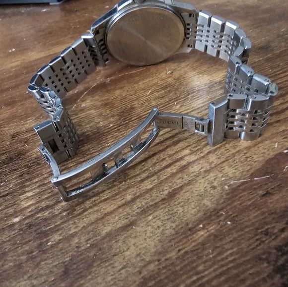 Gucci mens 126.4 quartz watch - Picture 6 of 10